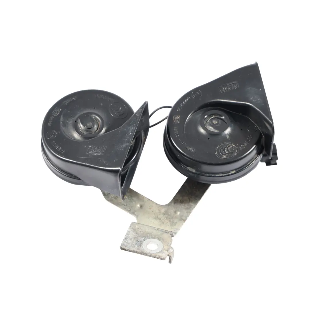 Doppelhupensignal Tief Hoch Tonhöhe Set für Ford Fiesta VII mit Teilenummer AA6T-13A803-AB Ford Fiesta VII Doppelhupensignal Tief Hoch Tonhöhe Set - SKU AA6T-13A803-AB - Teilenummer AA6T-13A803-AB