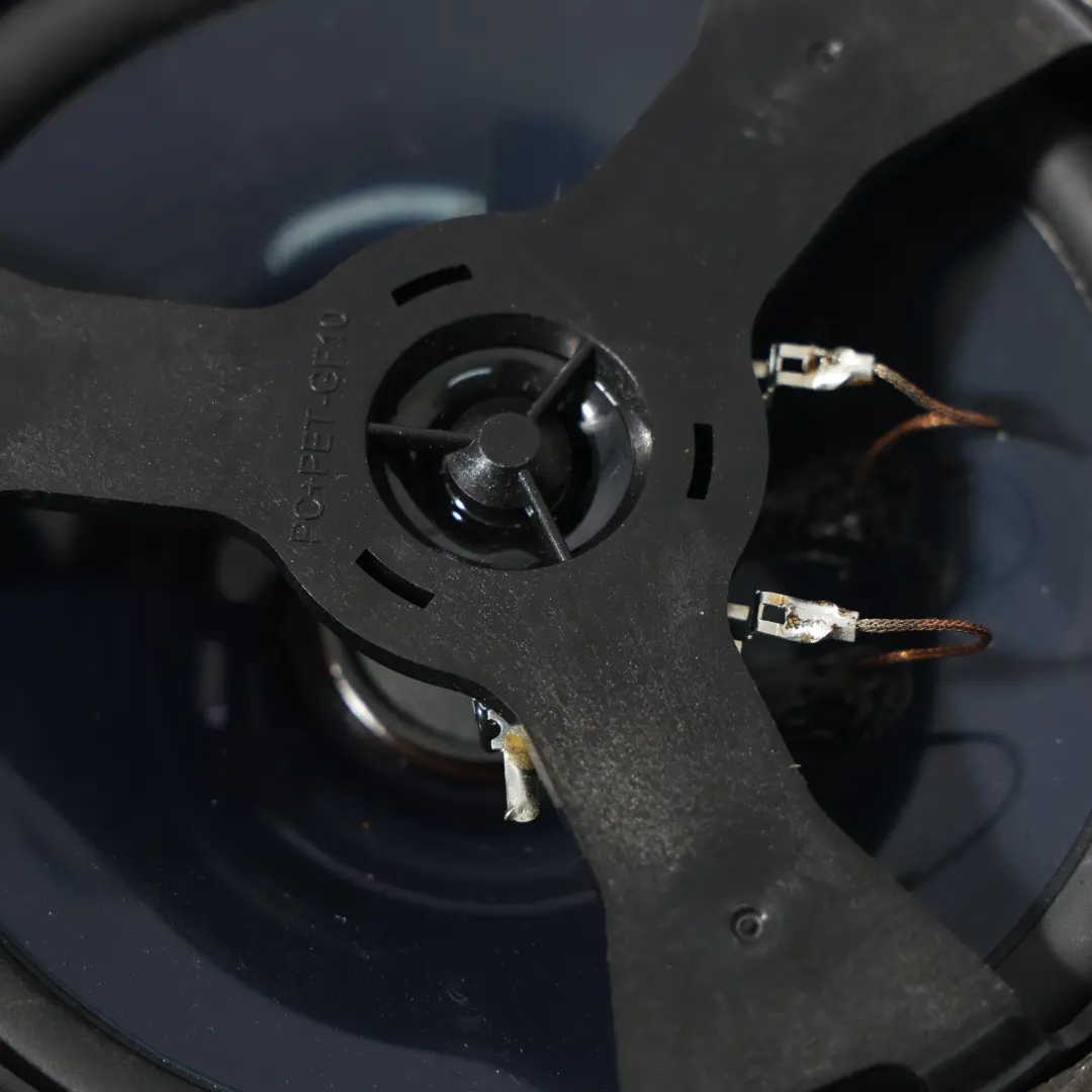 Haut-Parleur De Porte Arrière Gauche/Droite pour Ford Fiesta Mk7 à propos du numéro de pièce AA6T-18808-GA Ford Fiesta Mk7 Haut-Parleur De Porte Arrière Gauche/Droite - SKU AA6T-18808-GA - Numéro de pièce AA6T-18808-GA