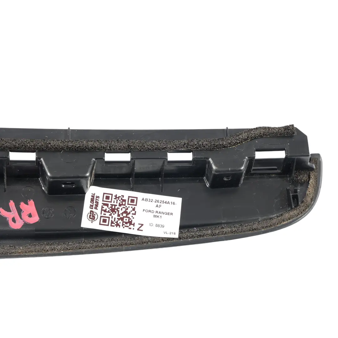 Ford Ranger Mk5 Fenster Verkleidung Ebenholz Hinten Rechts AB3926254A16AF - SKU AB39-26254A16-AF - Teilenummer AB32-26254A16-AF