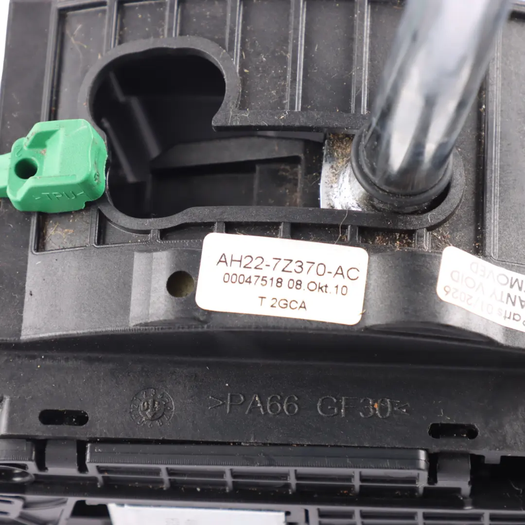 Selector Shaft Mechanism to Land Rover Discovery 4 L319 Gear with Part number AH22-7Z370-AC Land Rover Discovery 4 L319 Gear Selector Shaft Mechanism - SKU AH22-7Z370-AC - Part number AH22-7Z370-AC