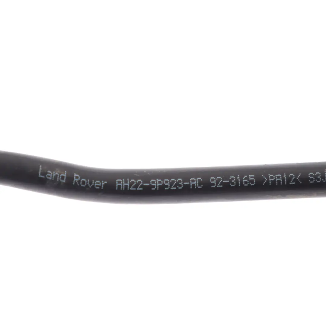Manguera Entrada Enfriador Combustible para Land Rover Discovery 4 L319 con número de pieza AH22-9P923-AC Land Rover Discovery 4 L319 Manguera Entrada Enfriador Combustible - SKU AH22-9P923-AC - Número de pieza AH22-9P923-AC