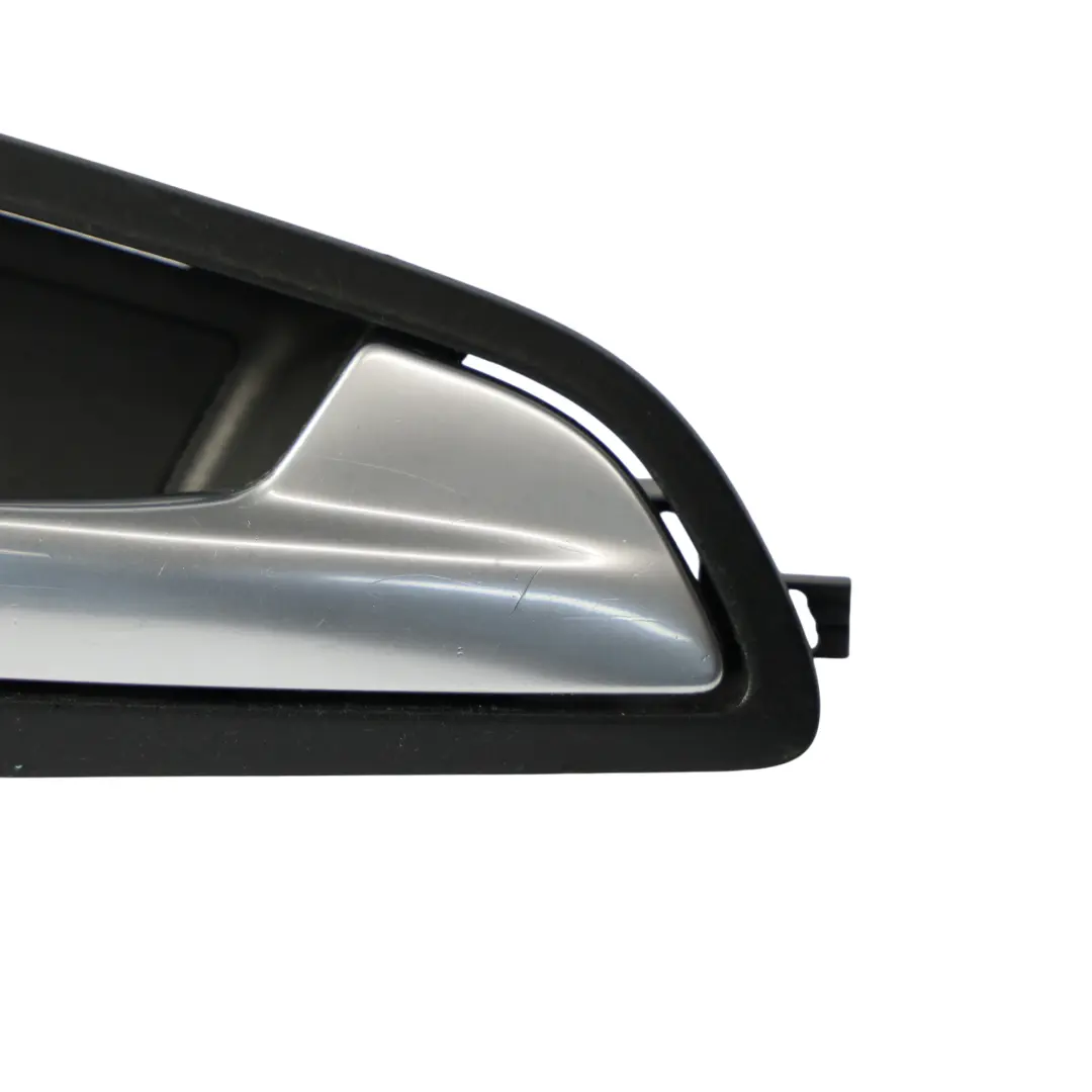 Ford Focus Mk3 Tirador Puerta Interior Delantera Trasera Derecha - SKU AM51-U22600-CEW - Número de pieza AM51-U22600-CEW