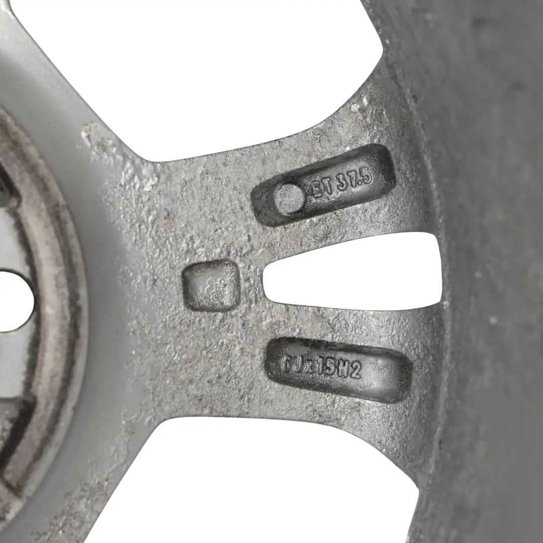 Cerchio In Lega Argento 15" 6J ET:37.5 Doppie Razze per Ford B-MAX con numero di parte AY11-AC Ford B-MAX Cerchio In Lega Argento 15" 6J ET:37.5 Doppie Razze - SKU AY11-AC-2 - Numero di parte AY11-AC