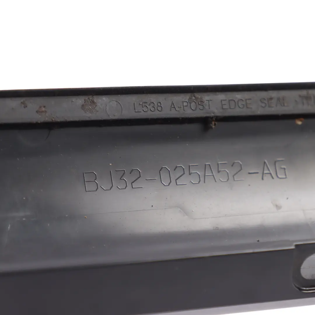 Range Rover Evoque L538 Rivestimento Montante A Nero Destro BJ32025A52AG - SKU BJ32-025A52-AG - Numero di parte BJ32-025A52-AG