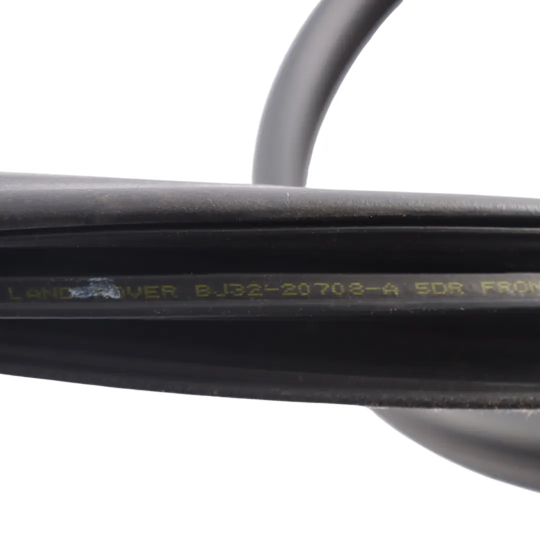 Goma Junta Puerta Delantera Derecha para Range Rover Evoque L538 con número de pieza BJ32-20708-A Range Rover Evoque L538 Goma Junta Puerta Delantera Derecha - SKU BJ32-20708-A - Número de pieza BJ32-20708-A