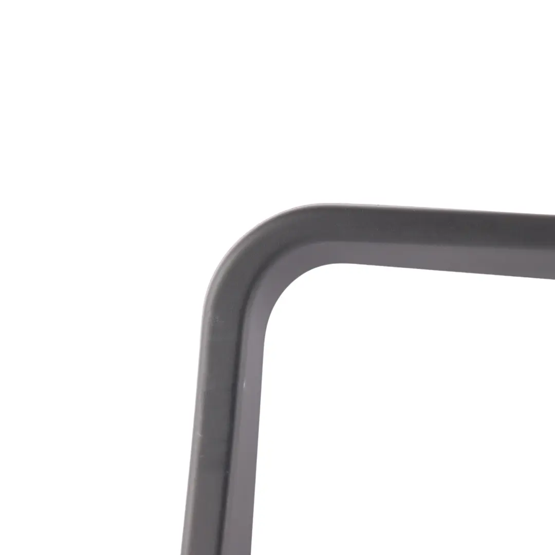 Telaio Finestrino Porta Posteriore Destro per Range Rover Evoque L538 con numero di parte BJ32-25514-A Range Rover Evoque L538 Telaio Finestrino Porta Posteriore Destro - SKU LR027230 - Numero di parte BJ32-25514-A