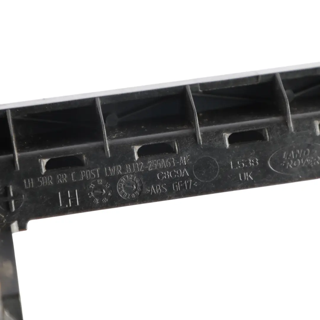 Range Rover Evoque L538 Guide Garniture Porte Arrière Gauche - SKU BJ32-255A63-AF - Numéro de pièce BJ32-255A63-AF