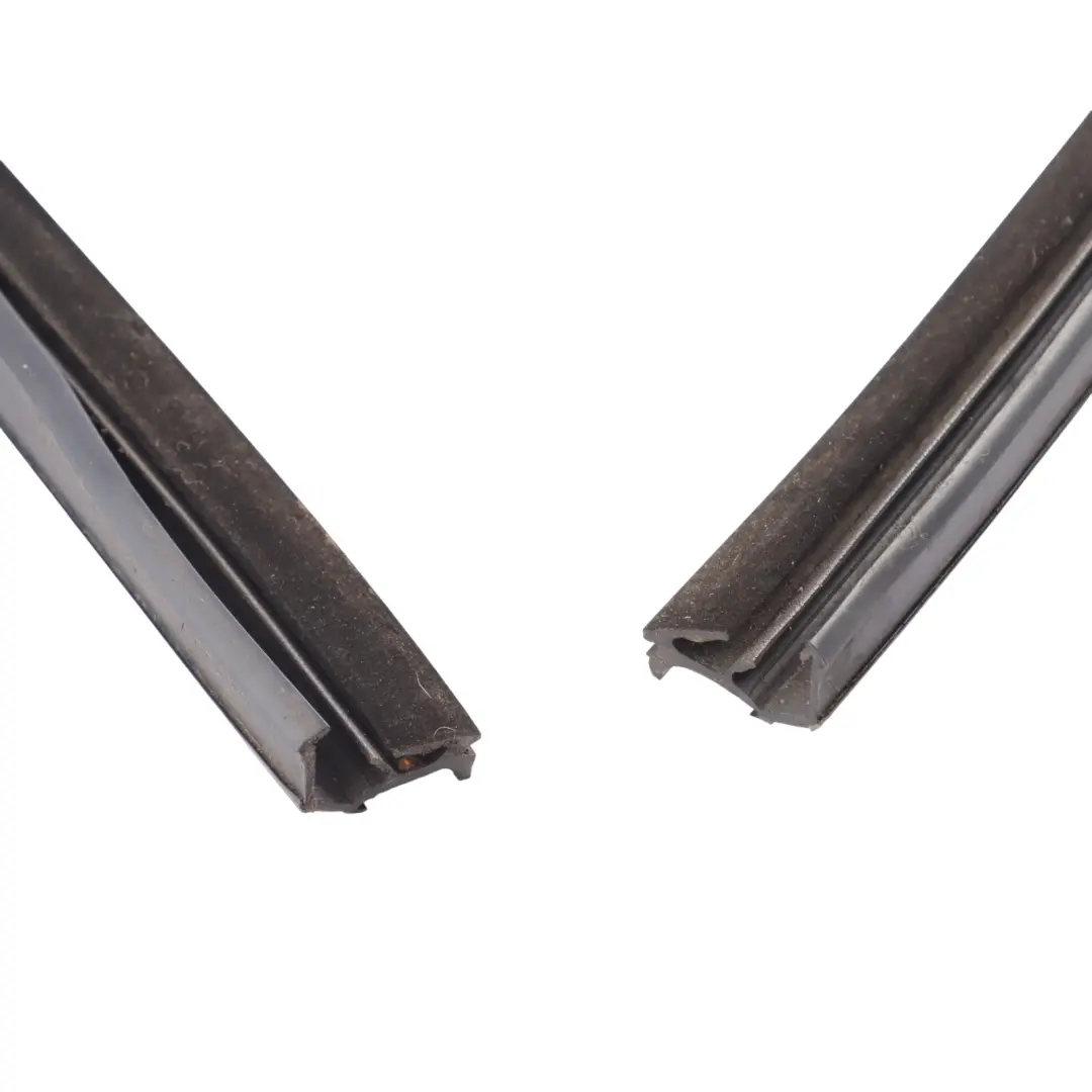 Range Rover Evoque L538 Door Seal Rubber Glass Run Rear Left N/S - SKU BJ32-25767-AA - Part number BJ32-25767-AA