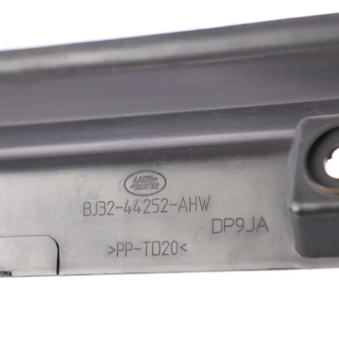 Range Rover Evoque L538 Heckklappe Kofferraum Obere Verkleidung - SKU BJ32-44252-AHW - Teilenummer BJ32-44252-AHW