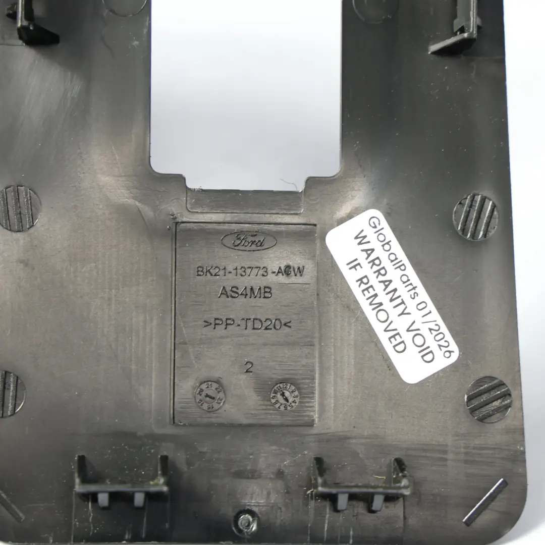 Ramka Obudowa Osłona Lampki Podsufitki do Ford Transit Custom o numerze BK21-13773-ACW Ford Transit Custom Ramka Obudowa Osłona Lampki Podsufitki - SKU BK21-13773-ACW - Numer Części BK21-13773-ACW