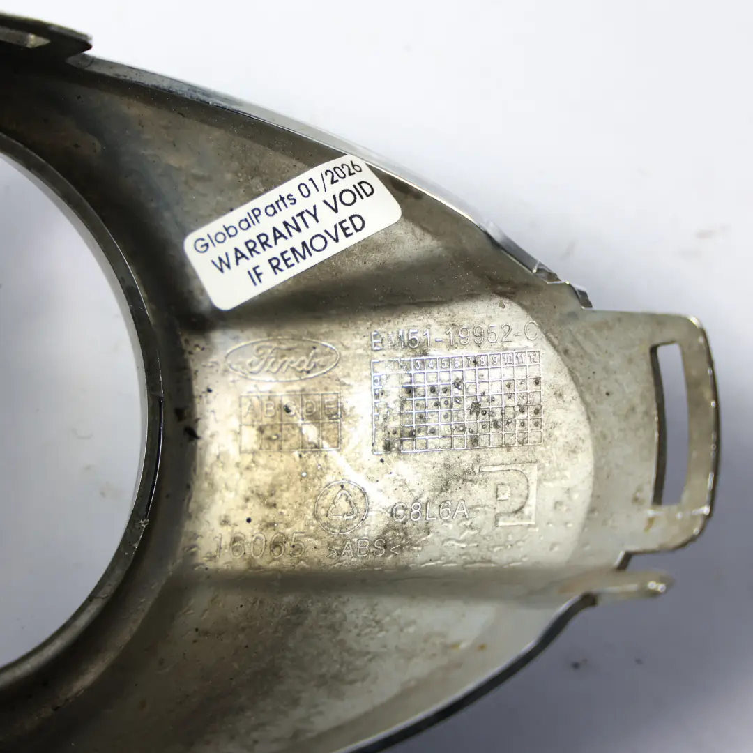 Ford Focus Mk3 Lunetta Faro Fendinebbia Cromata Copertura Destra - SKU BM51-19952-C - Numero di parte BM51-19952-C