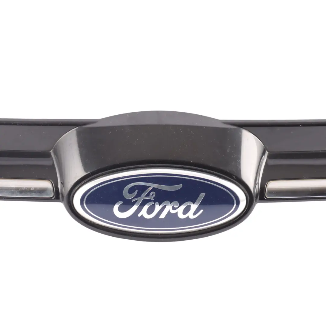 Ford Focus Mk3 Listwa Atrapy Chłodnicy Emblemat - SKU BM51-8A133-C - Numer Części BM51-8A133-C