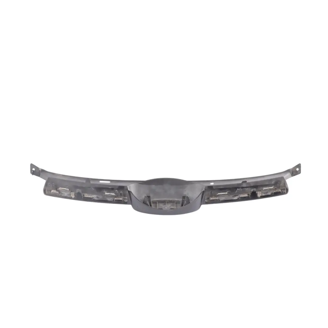 Ford Focus Mk3 Listwa Atrapy Chłodnicy Emblemat - SKU BM51-8A133-C - Numer Części BM51-8A133-C