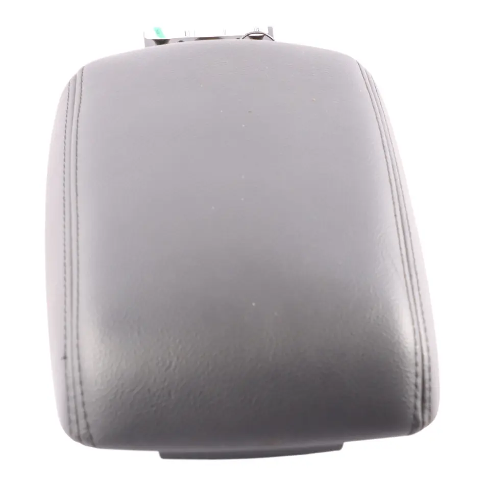 Ford Focus MK3 Tapa Bandeja Reposabrazos Consola Central Cuero Negro - SKU BM51-A045C74-BL35B8 - Número de pieza BM51-A045C74-BL35B8