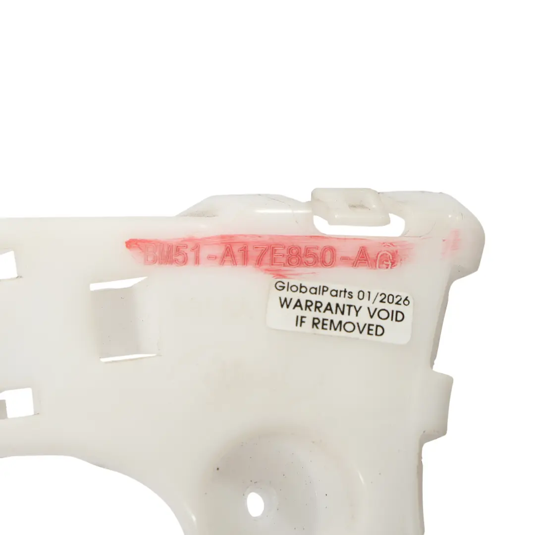 Ford Focus Mk3 Soporte Parachoques Trasero Derecho - SKU BM51-A17E850-AG - Número de pieza BM51-A17E850-AG