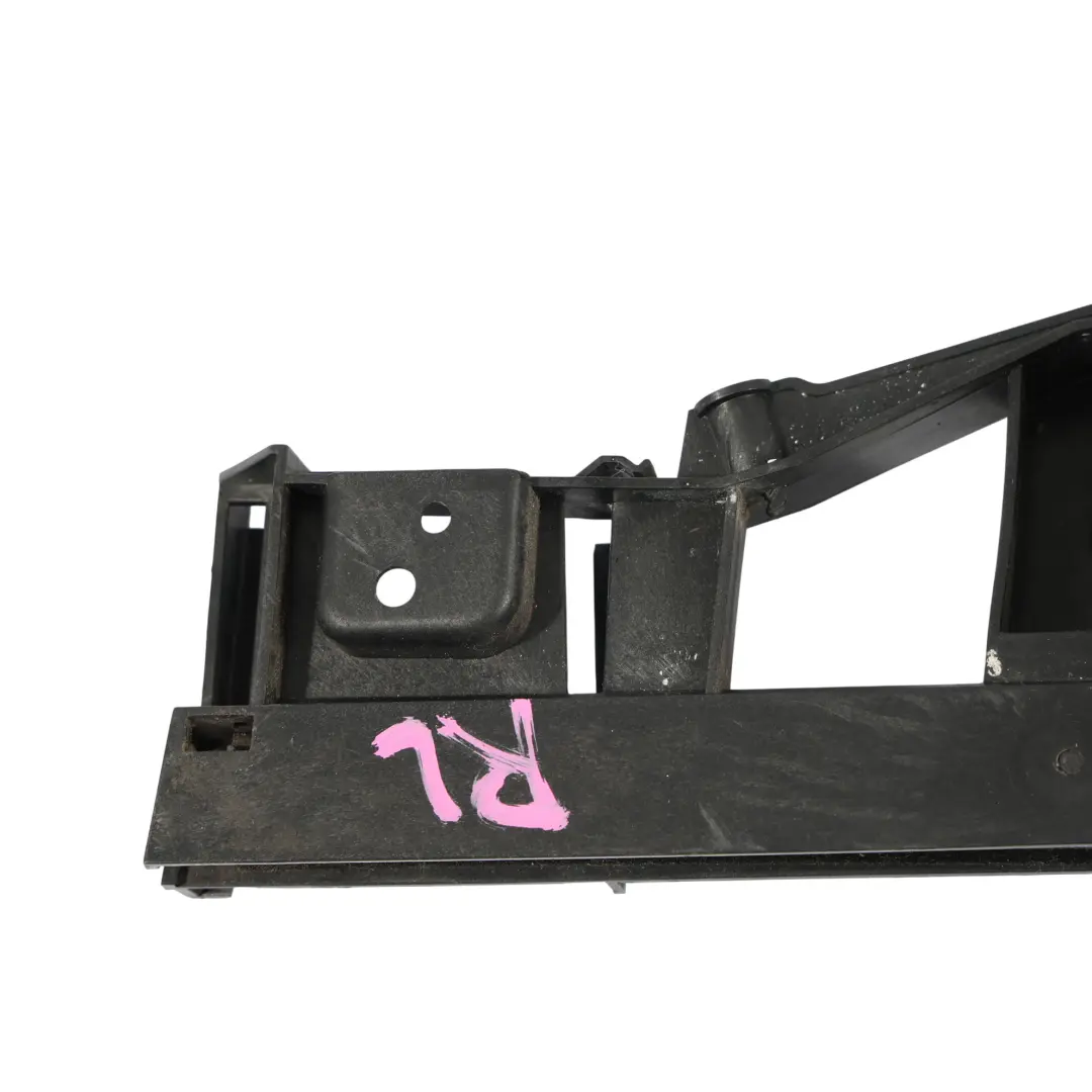 Ford Focus Mk3 Soporte Montaje Bloqueo Puerta Trasera Izquierda - SKU BM51-A264A27-BE - Número de pieza BM51-A264A27-BE