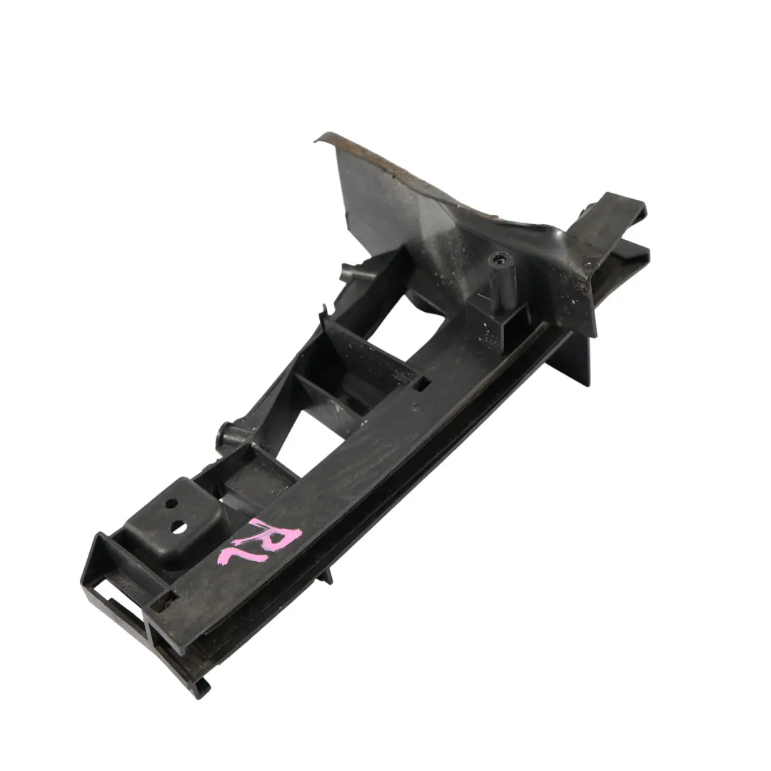 Ford Focus Mk3 Soporte Montaje Bloqueo Puerta Trasera Izquierda - SKU BM51-A264A27-BE - Número de pieza BM51-A264A27-BE