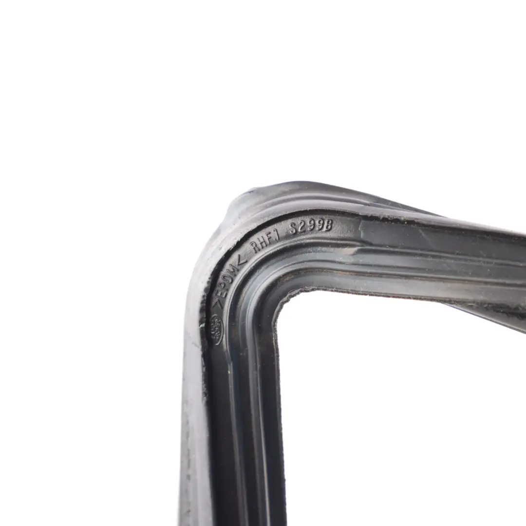 Land Rover Discovery L319 Window Door Glass Seal Front Right O/S 6H22-202K94-AD - SKU CFE500820 - Part number CFE500820