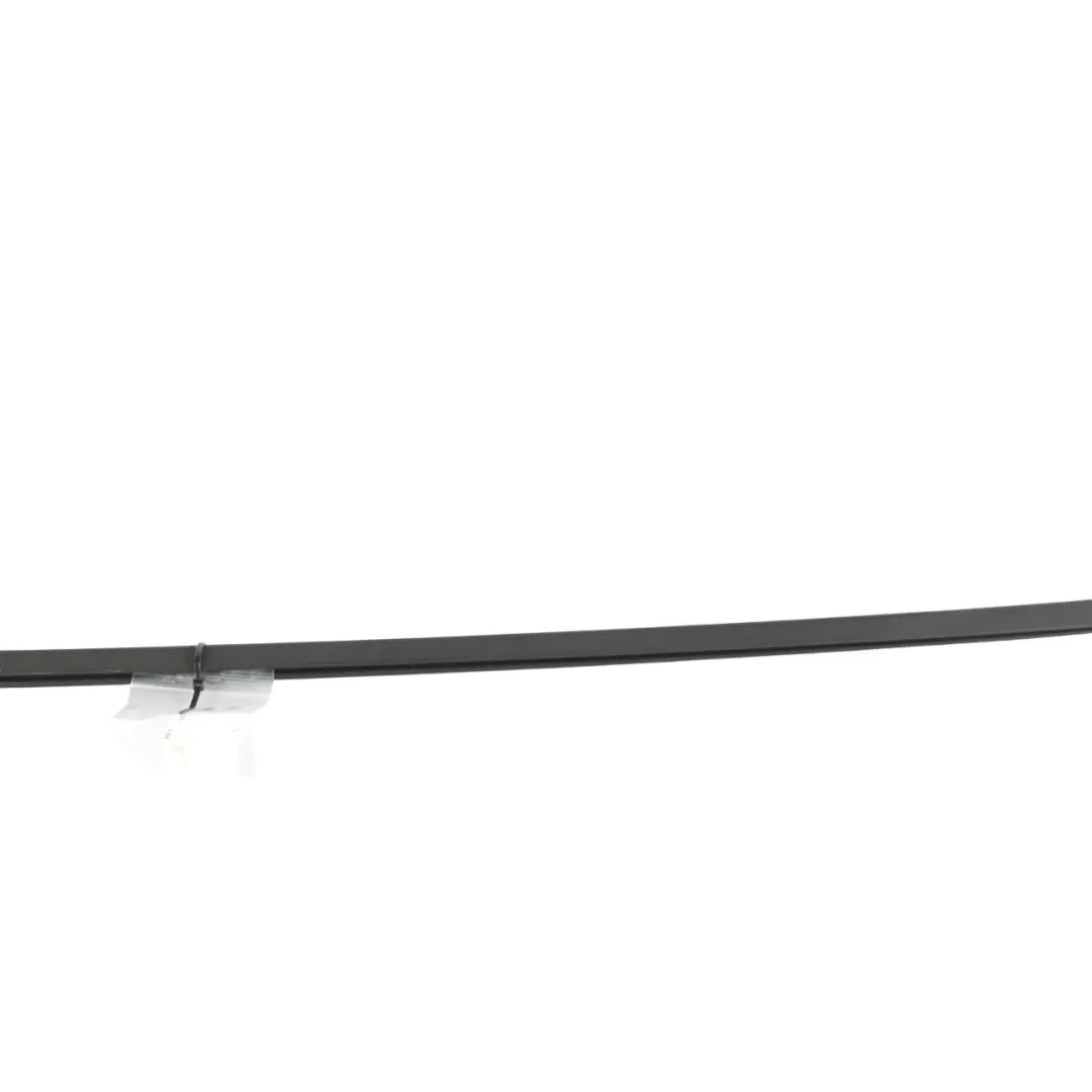 Paraspruzzi Porta Anteriore Destra per Land Rover Discovery 4 L319 con numero di parte CGE000482 Land Rover Discovery 4 L319 Paraspruzzi Porta Anteriore Destra - SKU CGE000482 - Numero di parte CGE000482