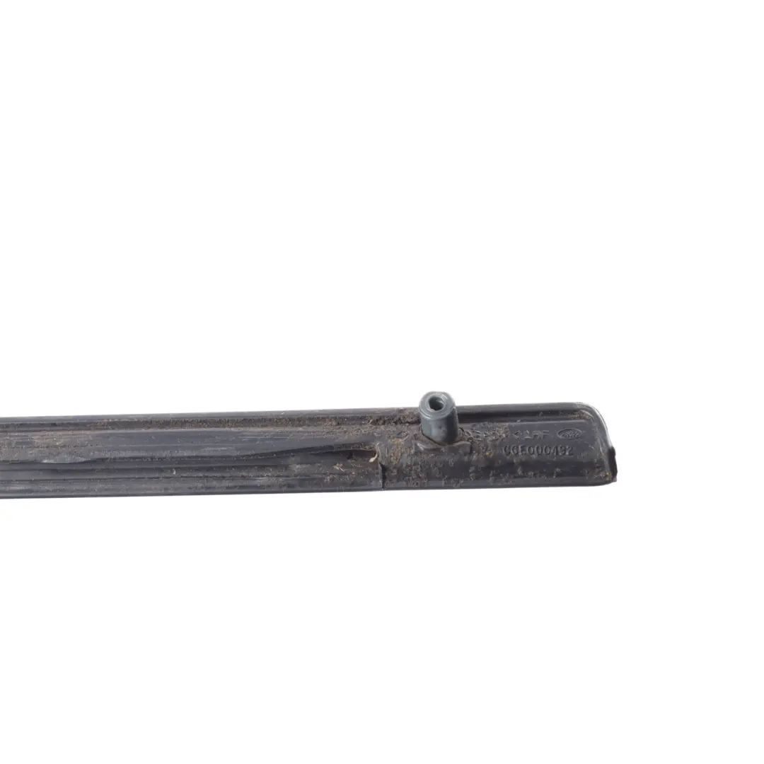 Joint Étanchéité Vitre Porte Avant Gauche pour Land Rover Discovery 4 L319 à propos du numéro de pièce CGE000492 Land Rover Discovery 4 L319 Joint Étanchéité Vitre Porte Avant Gauche - SKU CGE000492 - Numéro de pièce CGE000492
