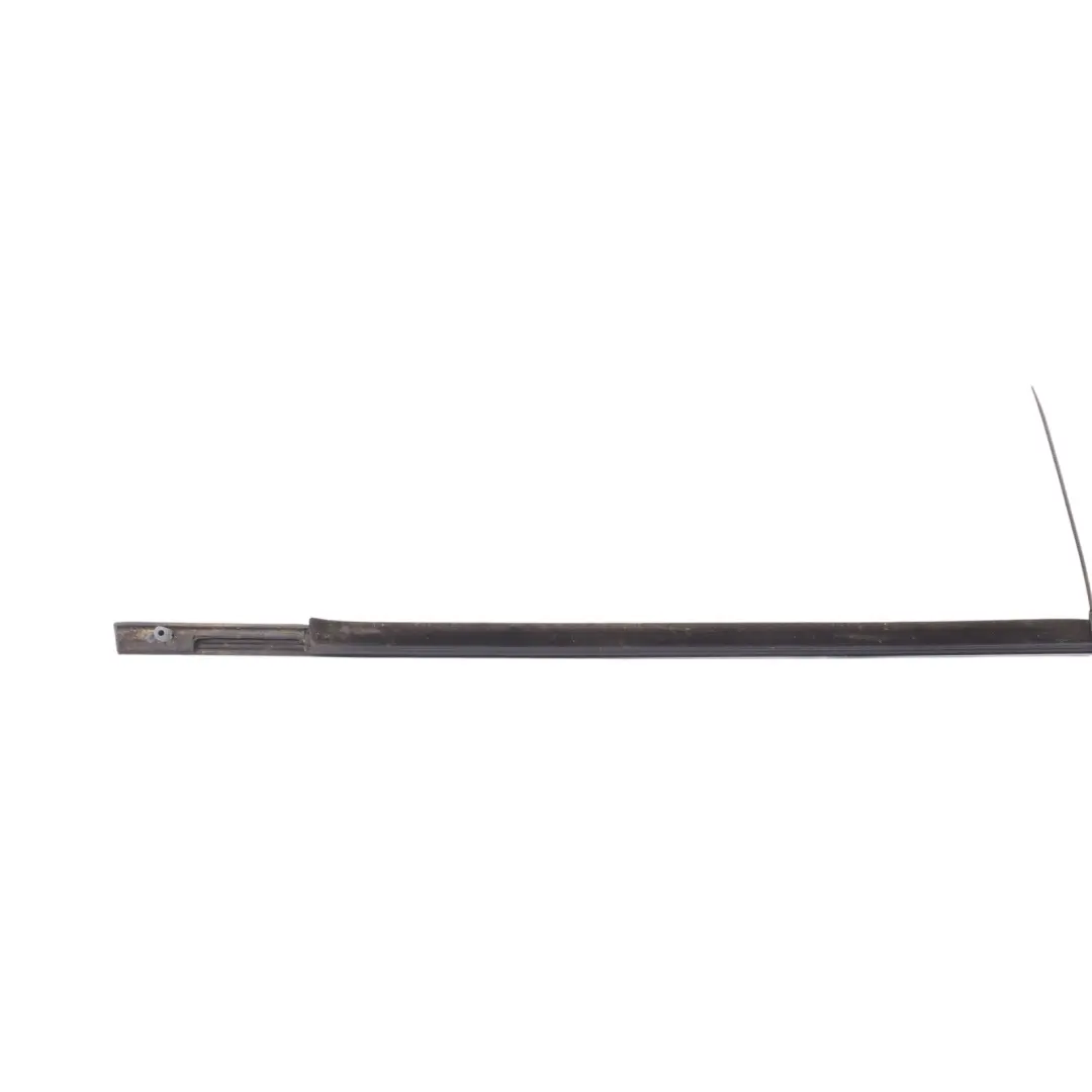 Front Door Window Weatherstrip Left N/S to Land Rover Discovery 4 L319 with Part number CGE000492 Land Rover Discovery 4 L319 Front Door Window Weatherstrip Left N/S - SKU CGE000492 - Part number CGE000492