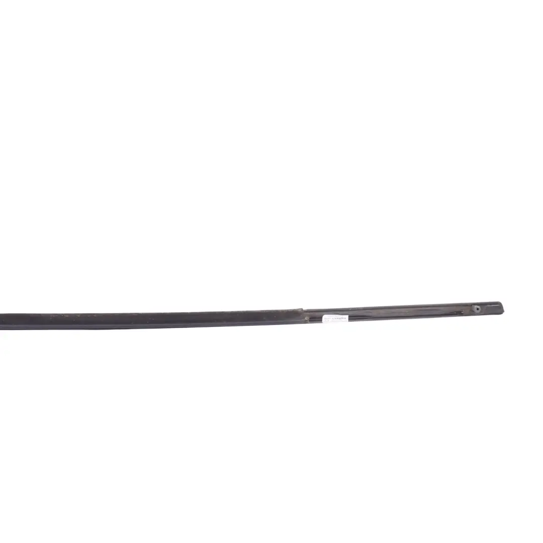 Front Door Window Weatherstrip Left N/S to Land Rover Discovery 4 L319 with Part number CGE000492 Land Rover Discovery 4 L319 Front Door Window Weatherstrip Left N/S - SKU CGE000492 - Part number CGE000492