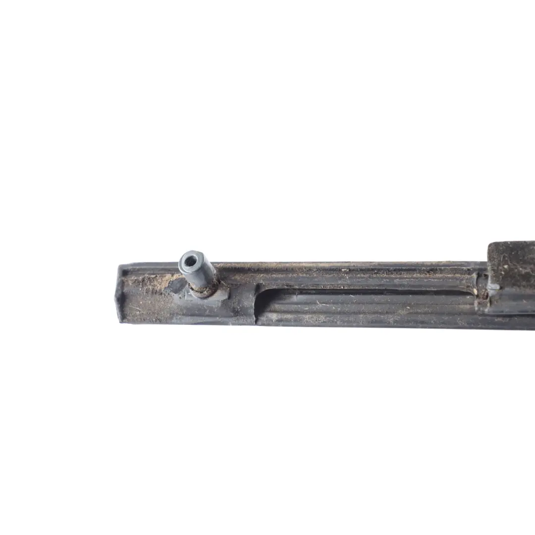 Land Rover Discovery 4 L319 Front Door Window Weatherstrip Left N/S - SKU CGE000492 - Part number CGE000492