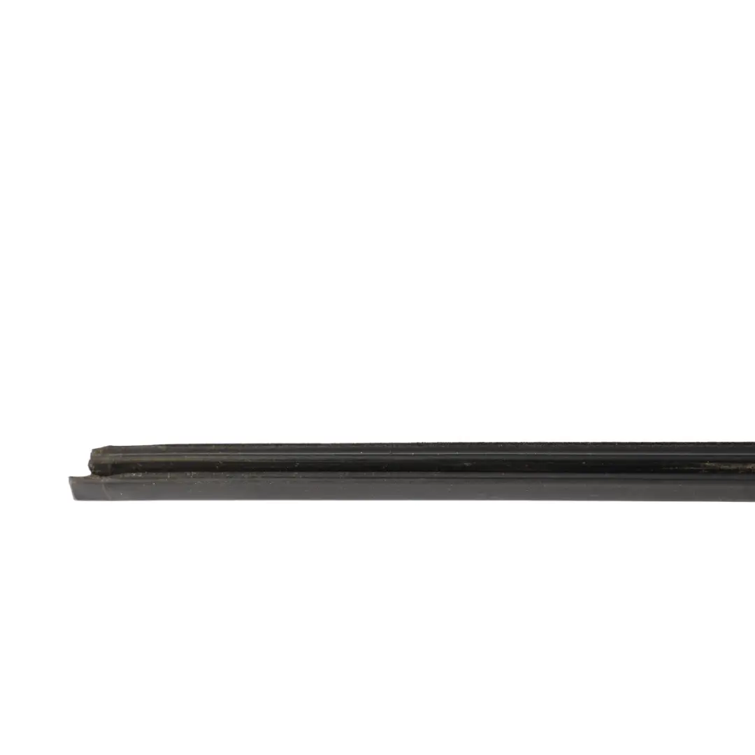 Land Rover Discovery 3 L319 Joint Caoutchouc Arrière Gauche - SKU CGE000512 - Numéro de pièce CGE000512