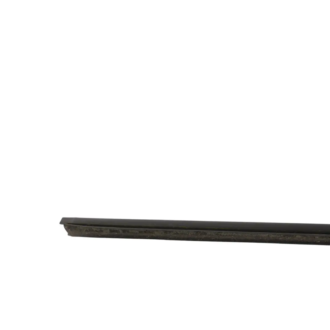 Joint Caoutchouc Arrière Gauche pour Land Rover Discovery 3 L319 à propos du numéro de pièce CGE000512 Land Rover Discovery 3 L319 Joint Caoutchouc Arrière Gauche - SKU CGE000512 - Numéro de pièce CGE000512