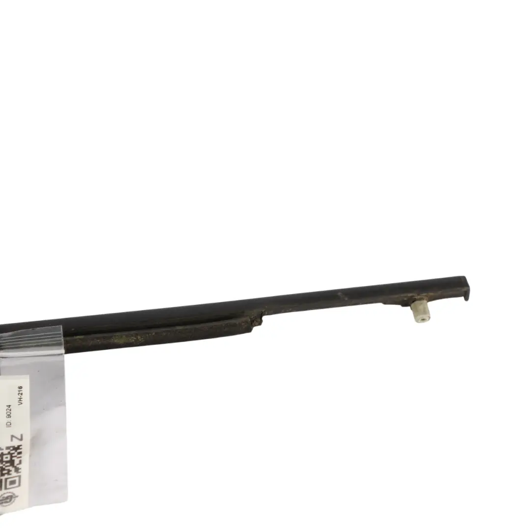 Land Rover Discovery 3 L319 Outer Weatherstrip Trim Rear Left N/S - SKU CGE000512 - Part number CGE000512