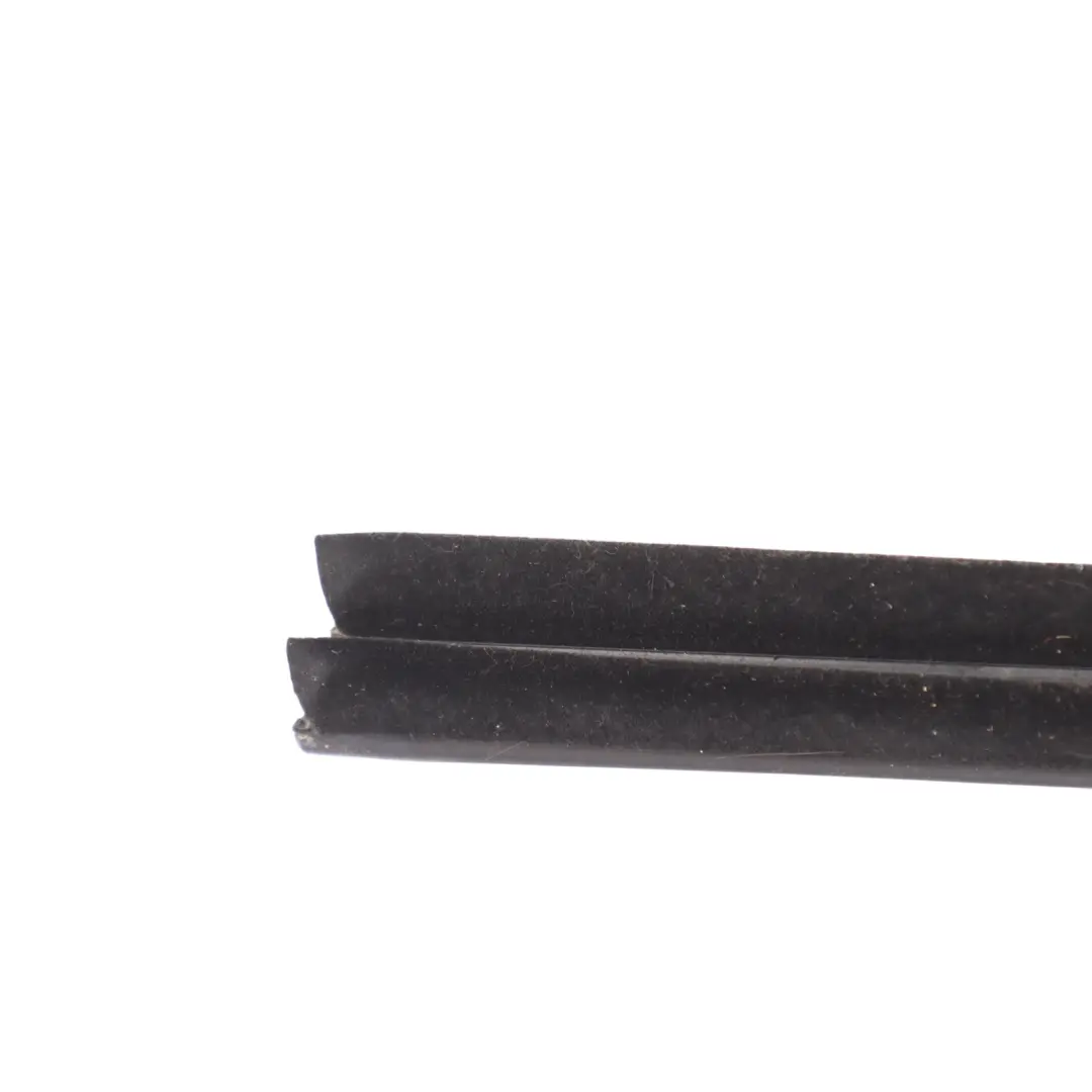 Türdichtung Vorne Innen Links 4H22-202W08-BA für Land Rover Discovery 4 L319 mit Teilenummer CGE500211 Land Rover Discovery 4 L319 Türdichtung Vorne Innen Links 4H22-202W08-BA - SKU CGE500211 - Teilenummer CGE500211