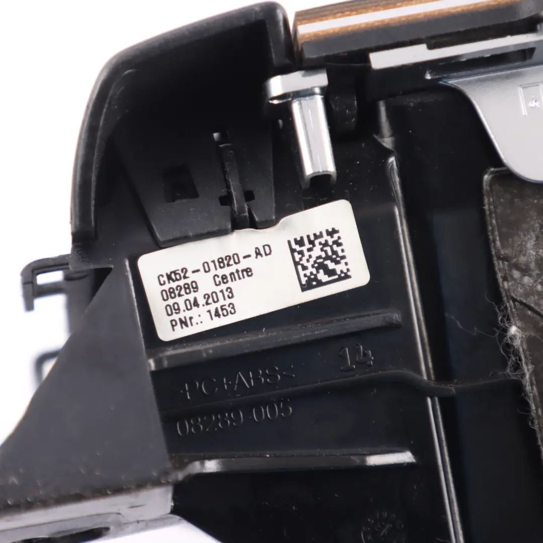 Dashboard Centre Air Vents Fresh Air Grille to Range Rover L405 with Part number CK52-01820-AD Range Rover L405 Dashboard Centre Air Vents Fresh Air Grille - SKU CK52-01820-AD - Part number CK52-01820-AD