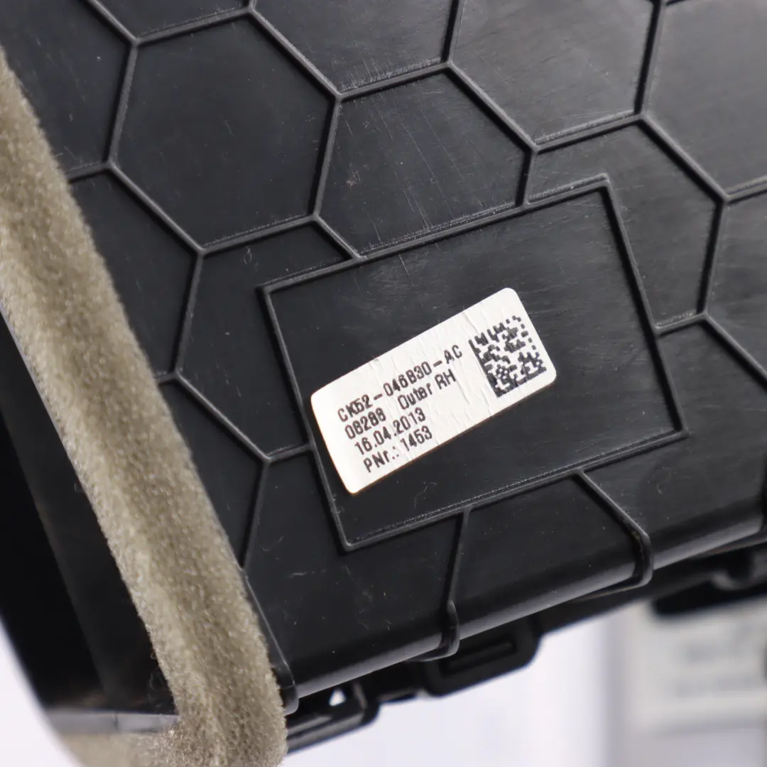 Range Rover L405 Dashboard Air Vent Right O/S Fresh Air Grille - SKU CK52-046B30-AC - Part number CK52-046B30-AC