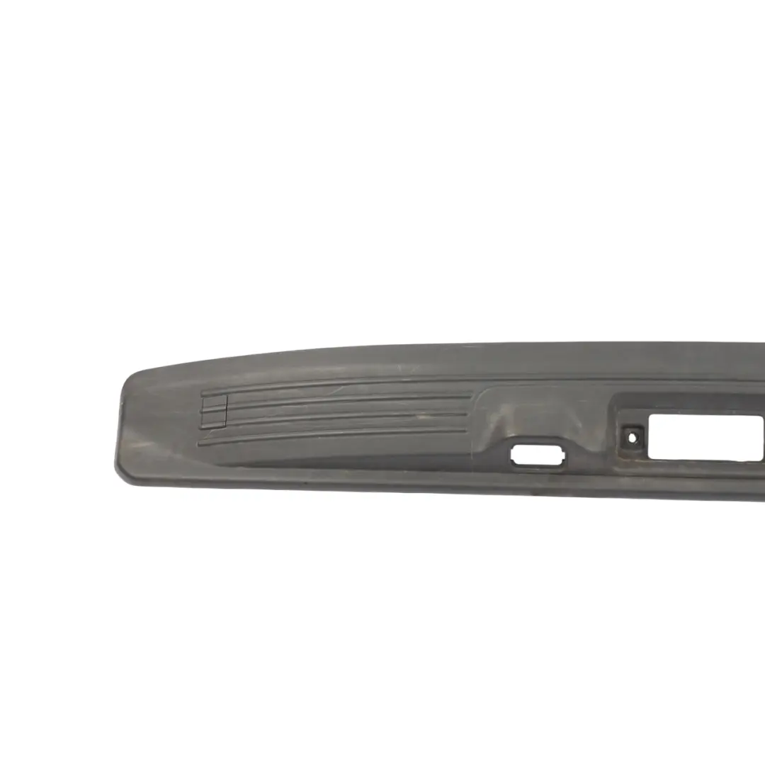 Copertura Serratura Portellone Superiore per Range Rover L405 con numero di parte CK52-13D748-A Range Rover L405 Copertura Serratura Portellone Superiore - SKU CK52-13D748-A - Numero di parte CK52-13D748-A