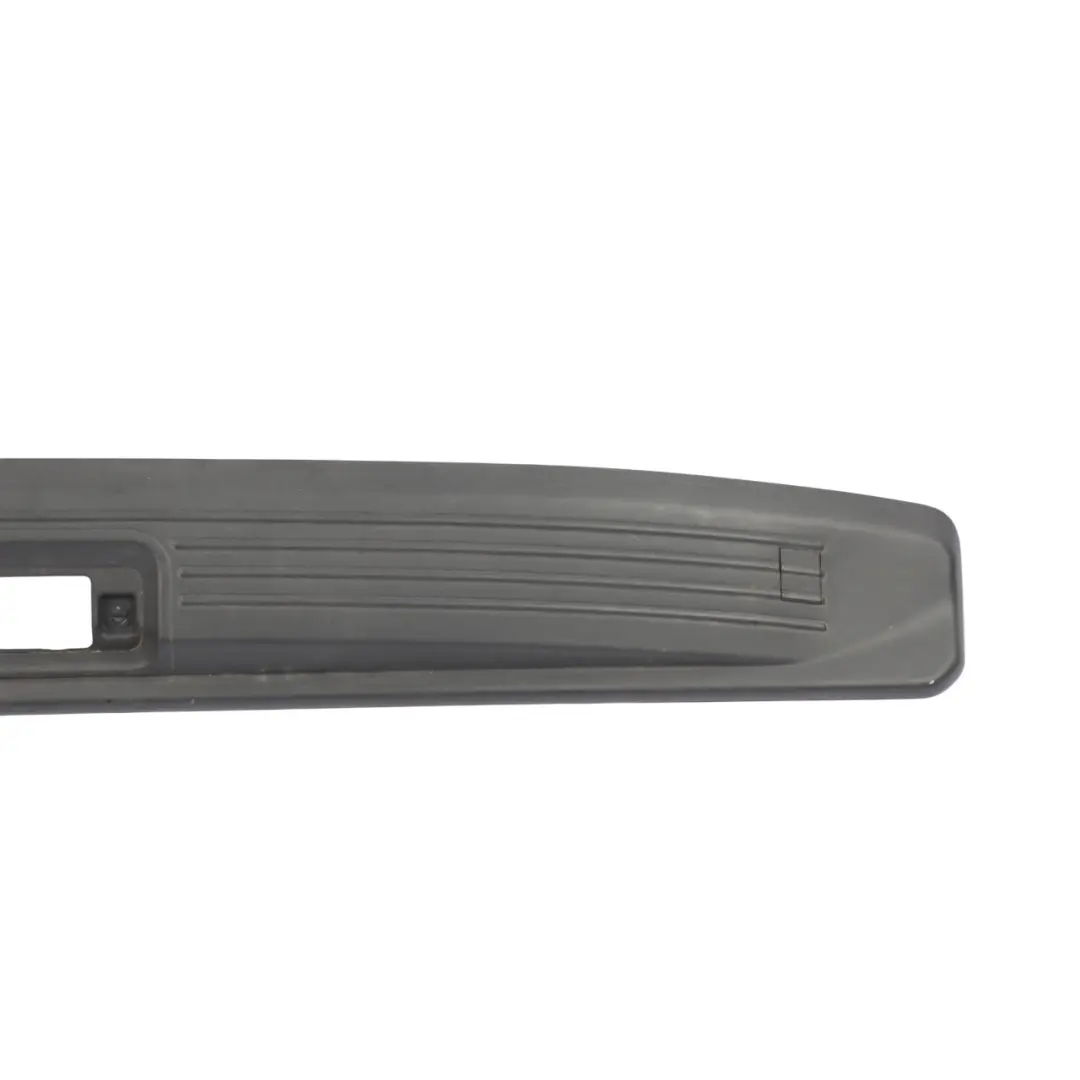 Copertura Serratura Portellone Superiore per Range Rover L405 con numero di parte CK52-13D748-A Range Rover L405 Copertura Serratura Portellone Superiore - SKU CK52-13D748-A - Numero di parte CK52-13D748-A