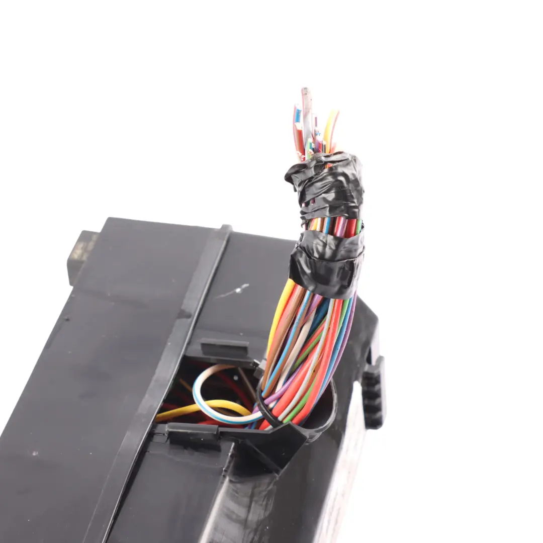 Fuse Box Relay Plug Socket Fuse Unit Holder to Range Rover L405 with Part number CK52-14A067-AB Range Rover L405 Fuse Box Relay Plug Socket Fuse Unit Holder - SKU CK52-14A067-AB - Part number CK52-14A067-AB