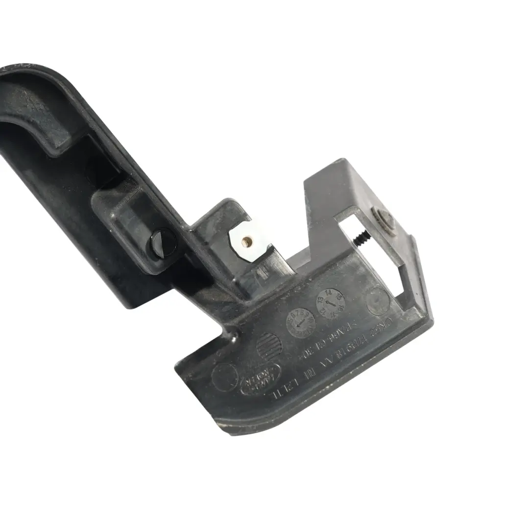 Range Rover L405 Support Fixation Pare-Chocs Arrière Droit CK5217B918AA - SKU CK52-17B918-AA - Numéro de pièce CK52-17B918-AA