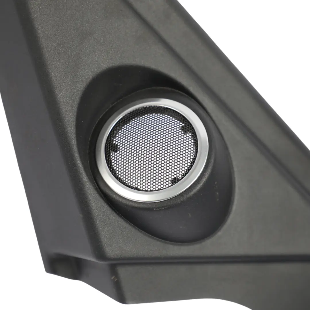 Ramka Wykończenia Szyby Drzwi Przednich Lewa do Range Rover L405 o numerze CK52-20905-A Range Rover L405 Ramka Wykończenia Szyby Drzwi Przednich Lewa - SKU CK52-20905-A - Numer Części CK52-20905-A