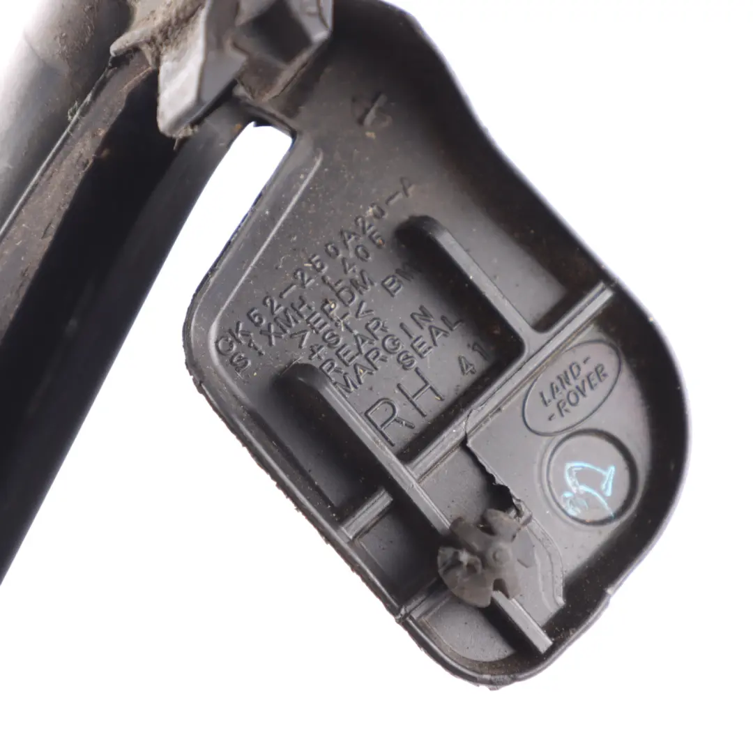 Obere Dichtung Hintere Tür Rechts CK52250A20A für Range Rover L405 mit Teilenummer CK52-250A20-A Range Rover L405 Obere Dichtung Hintere Tür Rechts CK52250A20A - SKU CK52-250A20-A - Teilenummer CK52-250A20-A