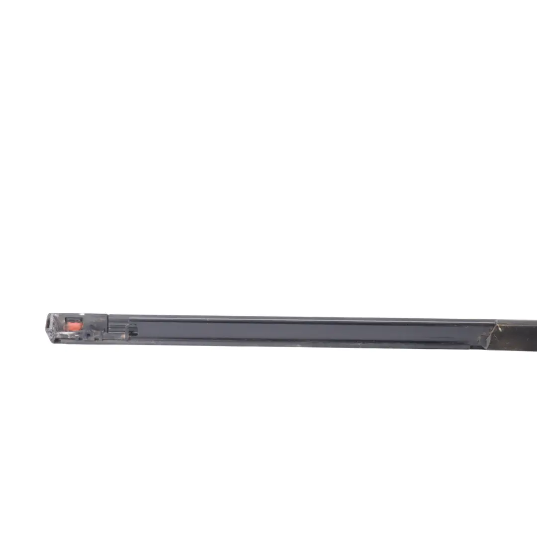 Modanatura Finestrino Porta Posteriore Destra per Range Rover L405 con numero di parte CK52-25596-AE Range Rover L405 Modanatura Finestrino Porta Posteriore Destra - SKU CK52-25596-AE - Numero di parte CK52-25596-AE