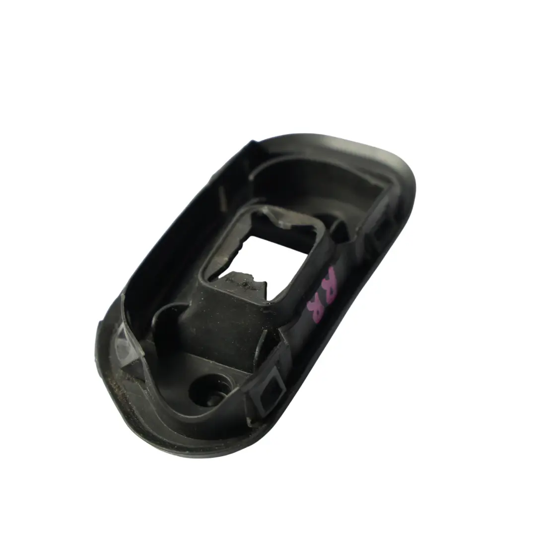 Mk3 Porta Controllo Guarnizione Posteriore Destra per Ford Focus con numero di parte CM51-A27206-AC Ford Focus Mk3 Porta Controllo Guarnizione Posteriore Destra - SKU CM51-A27206-AC - Numero di parte CM51-A27206-AC