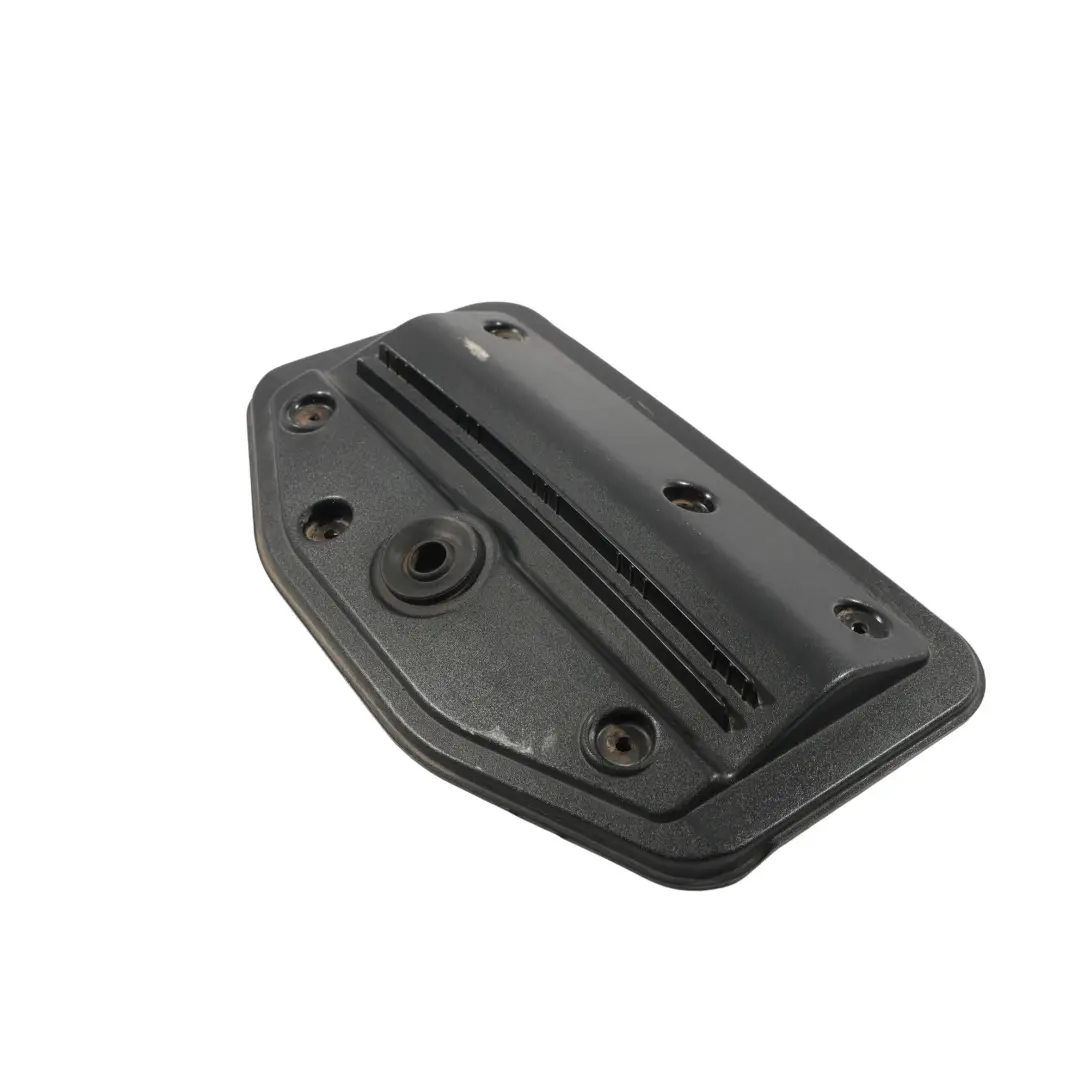 Wiper Motor Trim Cover to Land Rover Range Rover L405 Tailgate with Part number CPLA-17C412-AB Land Rover Range Rover L405 Tailgate Wiper Motor Trim Cover - SKU CPLA-17C412-AB - Part number CPLA-17C412-AB