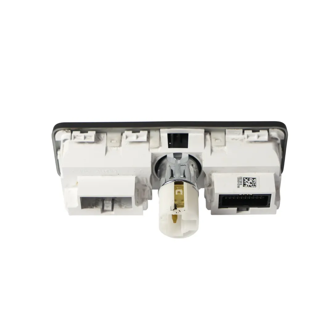 Range Rover Vogue L405 Gniazdo Zapalniczki USB AUX - SKU CPLA-19C166-CB - Numer Części CPLA-19C166-CB