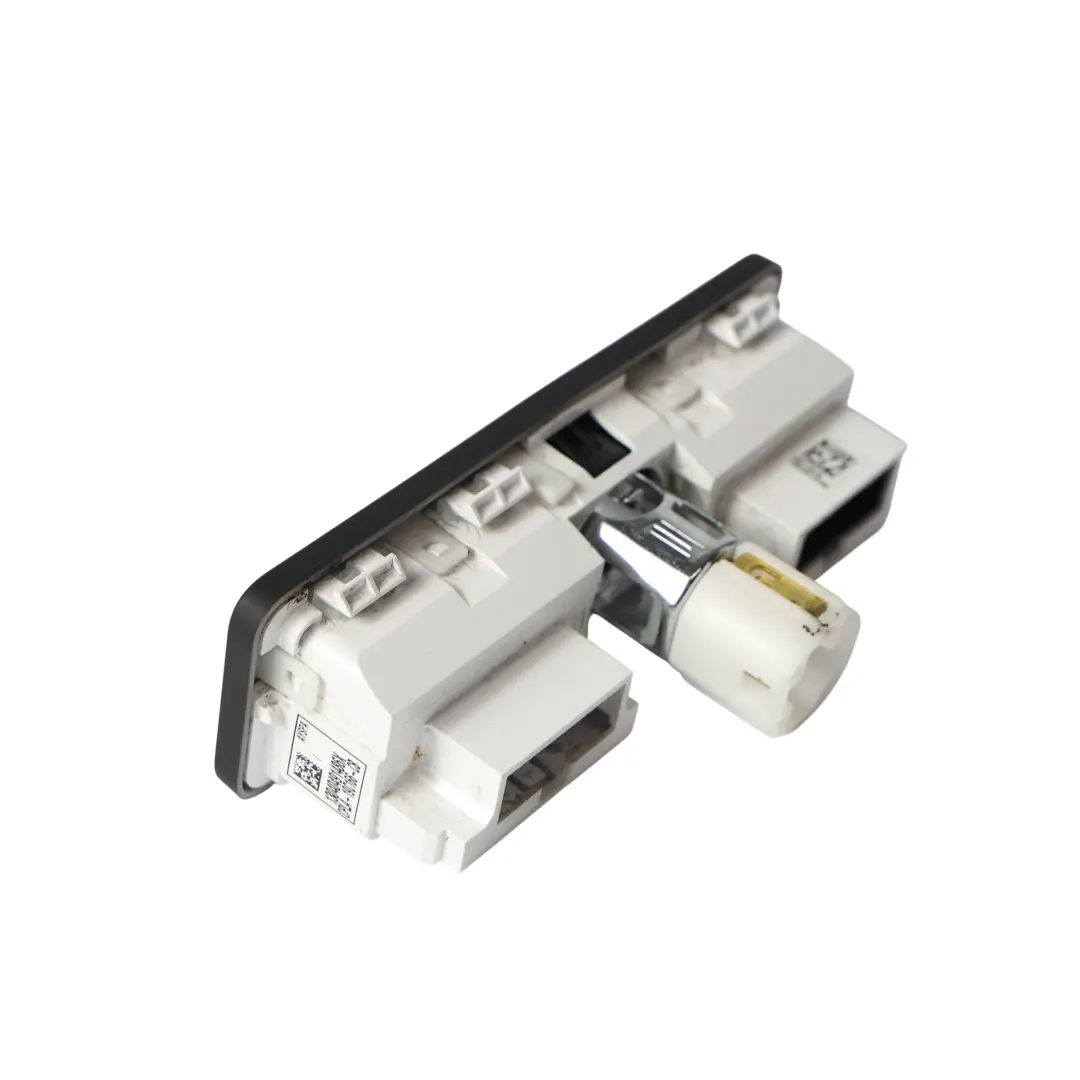 Range Rover Vogue L405 Gniazdo Zapalniczki USB AUX - SKU CPLA-19C166-CB - Numer Części CPLA-19C166-CB