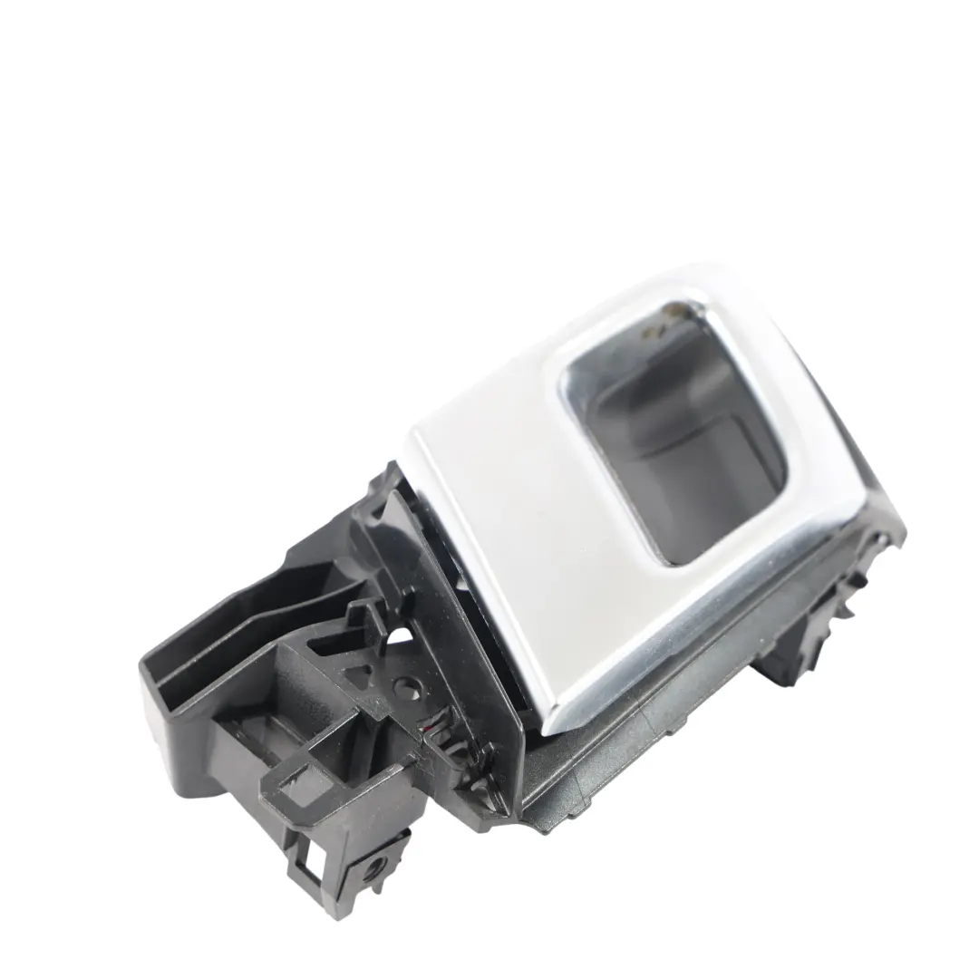 Puerta Trasera Delantera Manija Interior Derecha para Range Rover L405 con número de pieza CPLA-22600-ACW Range Rover L405 Puerta Trasera Delantera Manija Interior Derecha - SKU CPLA-22600-ACW - Número de pieza CPLA-22600-ACW