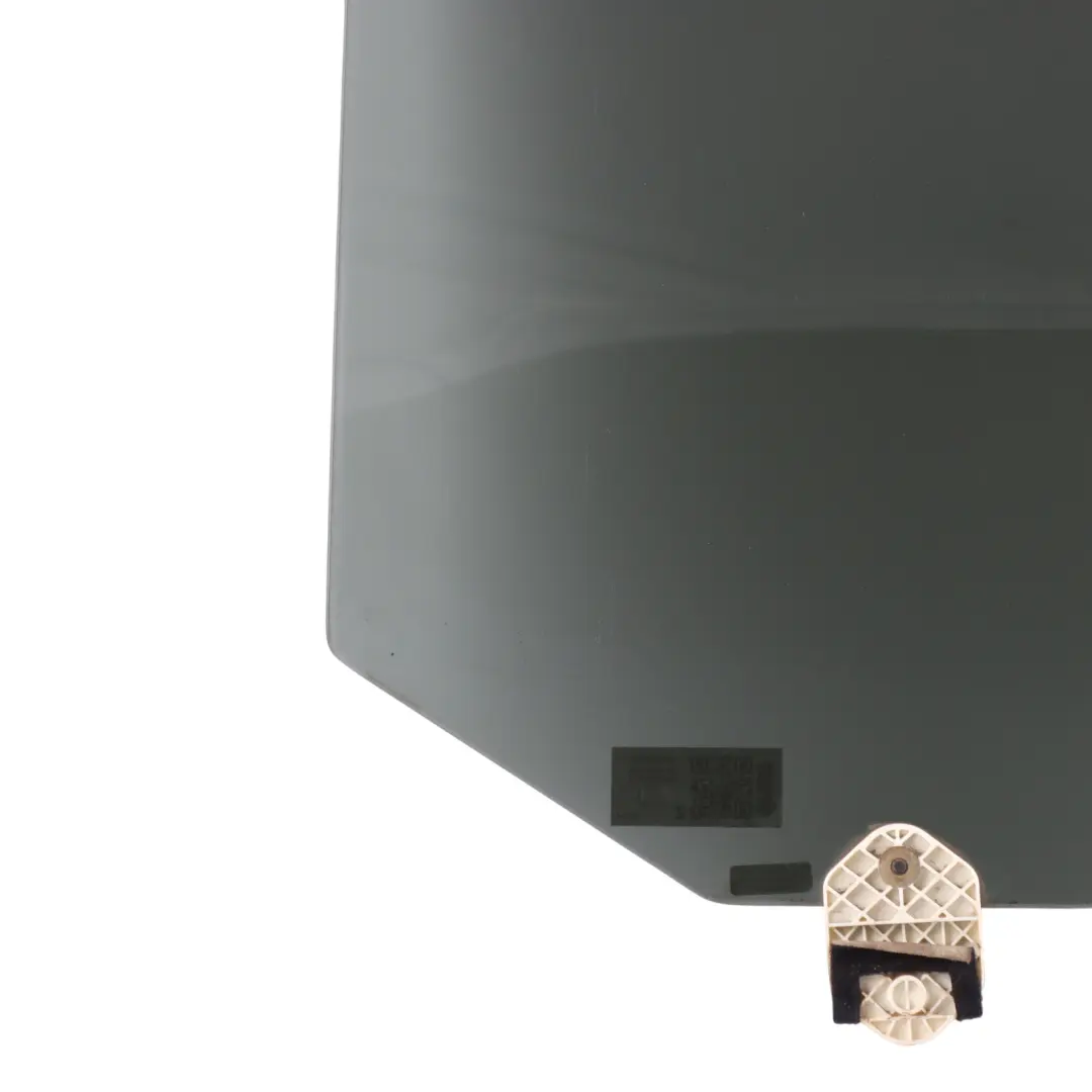 Szyba Przyciemniana Tylna Prawa 5H22-19H200-AA do Land Rover Discovery L319 o numerze CVB500300 Land Rover Discovery L319 Szyba Przyciemniana Tylna Prawa 5H22-19H200-AA - SKU CVB500300 - Numer Części CVB500300