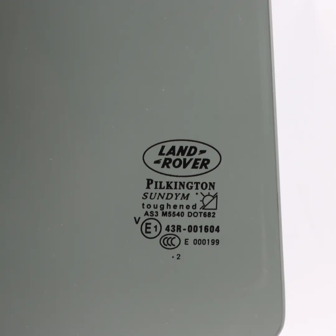 Vetro Porta Posteriore Destro 5H22-19H200-AA per Land Rover Discovery L319 con numero di parte CVB500300 Land Rover Discovery L319 Vetro Porta Posteriore Destro 5H22-19H200-AA - SKU CVB500300 - Numero di parte CVB500300