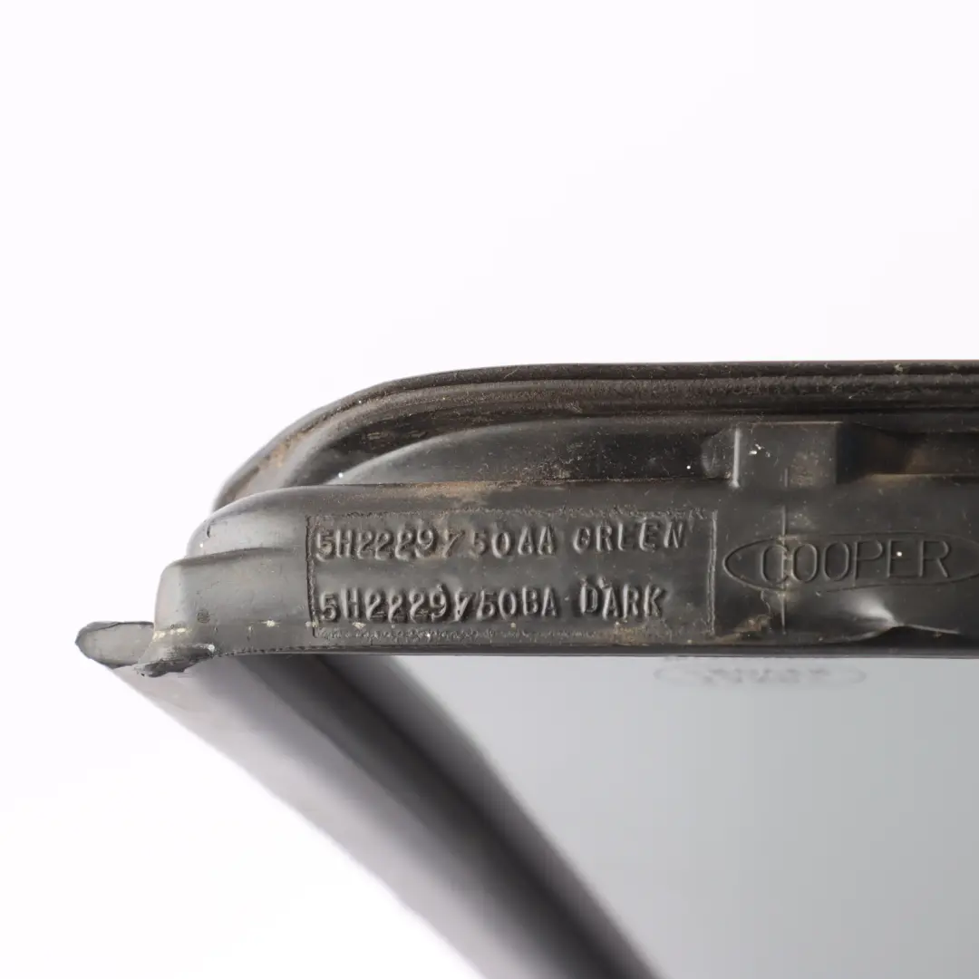 Vetro Binario Oscurato Posteriore Destro 5H22-29750-BA per Land Rover Discovery L319 con numero di parte CVB500880 Land Rover Discovery L319 Vetro Binario Oscurato Posteriore Destro 5H22-29750-BA - SKU CVB500880 - Numero di parte CVB500880