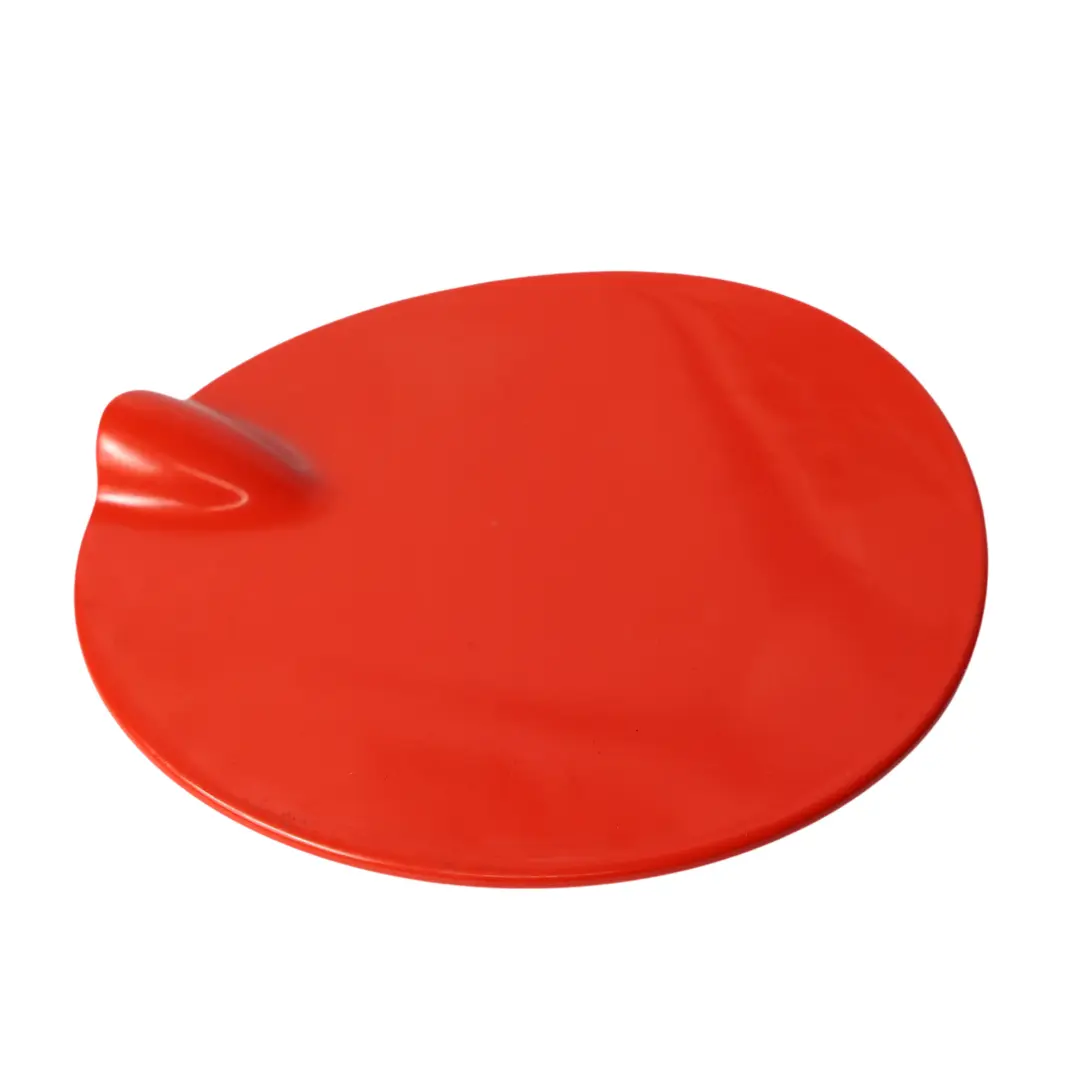 Tappo Coperchio Sportello Carburante Red - ZJ D1BB-A405A02-AA per Ford Fiesta MK7 con numero di parte D1BB-A405A02-AAW Ford Fiesta MK7 Tappo Coperchio Sportello Carburante Red - ZJ D1BB-A405A02-AA - SKU D1BB-A405A02-AAW-RAR - Numero di parte D1BB-A405A02-AAW