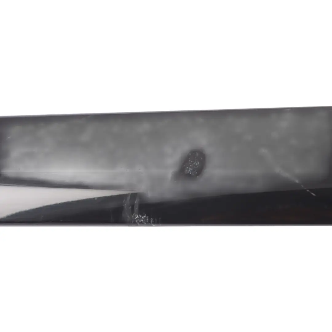 Moldura Ventana Trasera Derecha Moldura Exterior para Land Rover Discovery IV con número de pieza DDF500081PVL Land Rover Discovery IV Moldura Ventana Trasera Derecha Moldura Exterior - SKU DDF500081PVL-SAB - Número de pieza DDF500081PVL